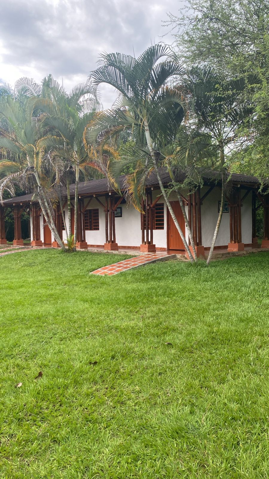 Casa campestre en conjunto cerrado, Riverita-Huila
