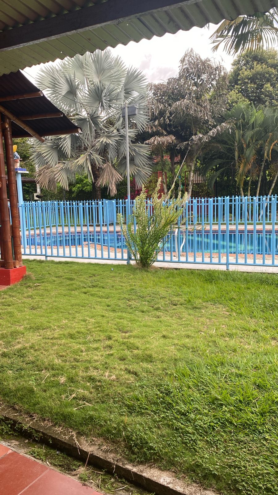 Casa campestre en conjunto cerrado, Riverita-Huila