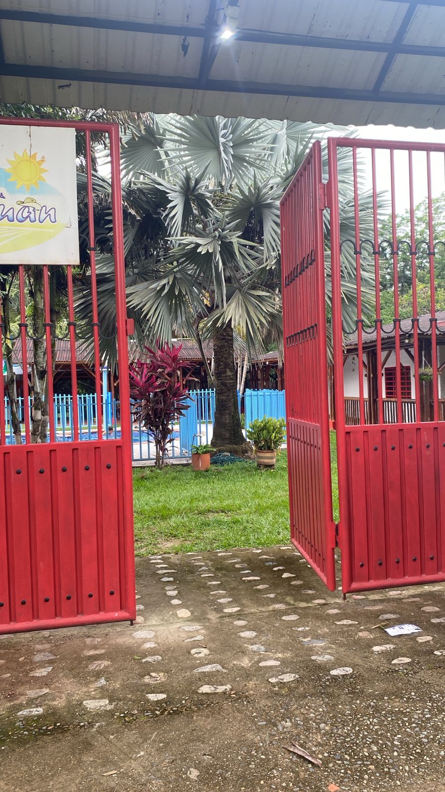 Casa campestre en conjunto cerrado, Riverita-Huila